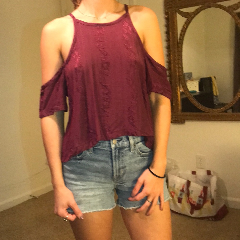 -kendall & kylie- off the shoulder embroidered top